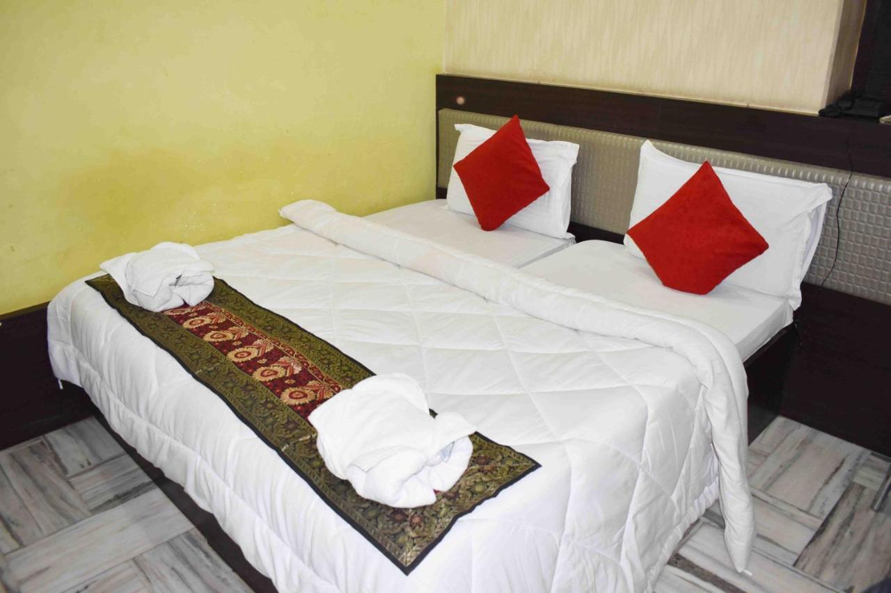 Hotel Mrk Varanasi Exterior foto