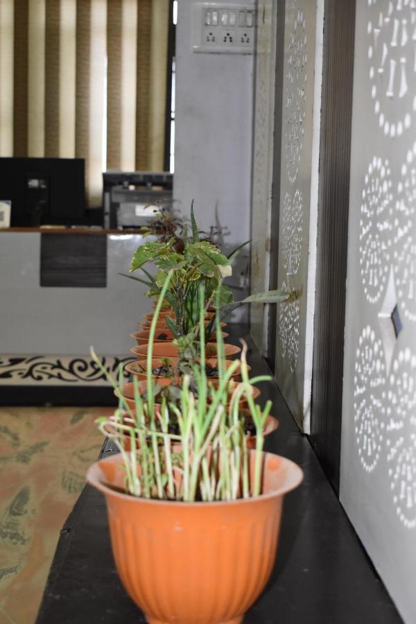 Hotel Mrk Varanasi Exterior foto