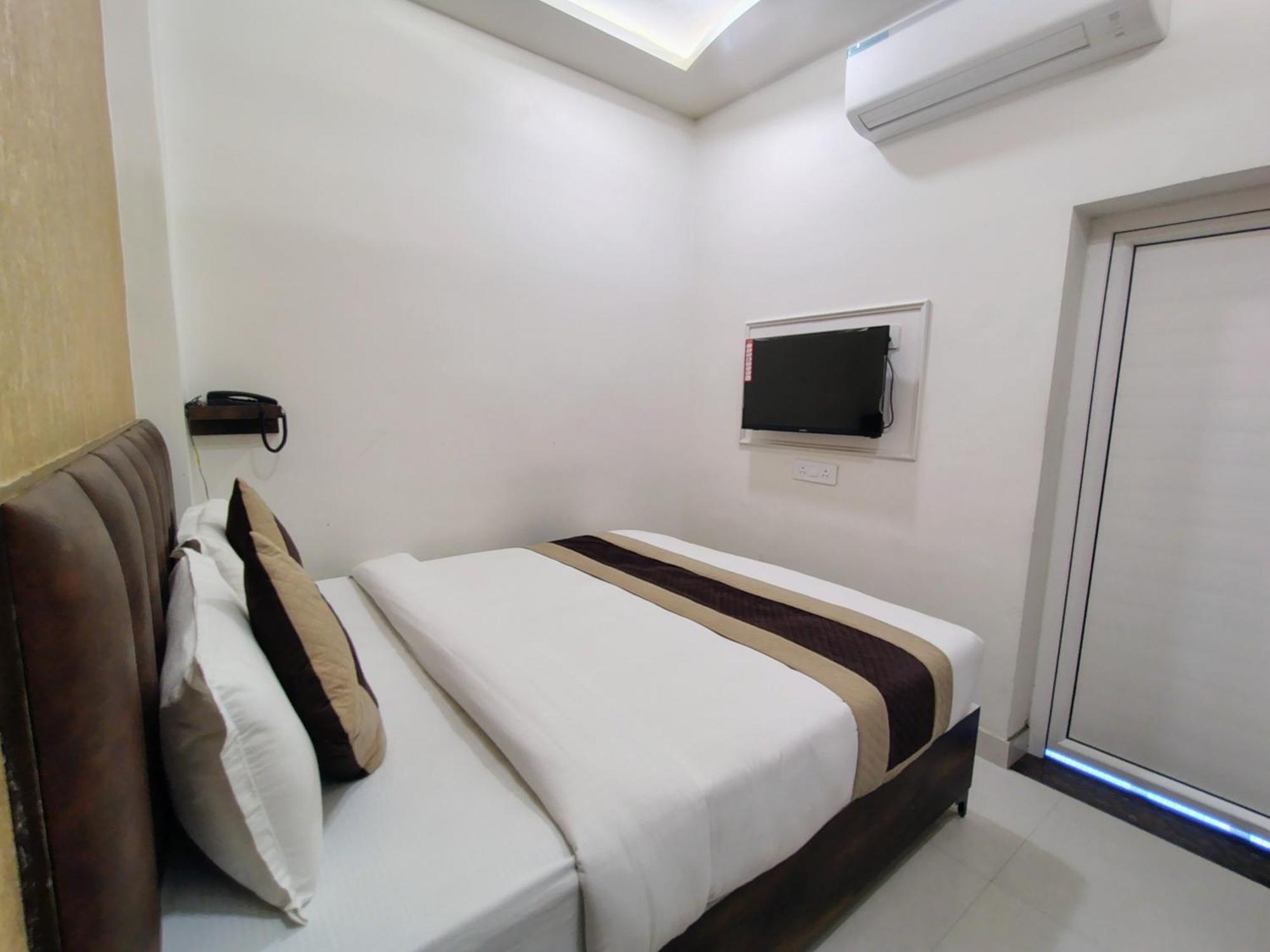 Hotel Mrk Varanasi Exterior foto